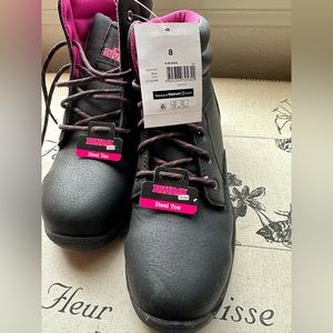 Women’s steel toe work boot, size 8